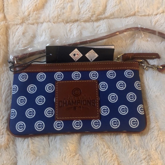 Dooney & Bourke Chicago Cubs Collectable Wristlet & Cosmetic Pouch. - Picture 3 of 10